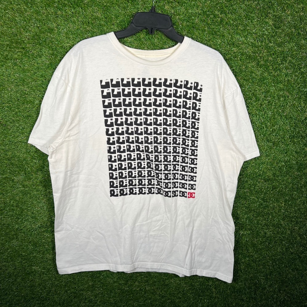 DC Shoes Mens XL White Graphic T-Shirt Repeat Logo Skate Short Sleeve Tee